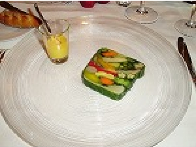 無農薬野菜をプレスしたテリーヌ