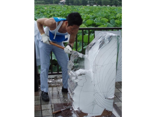 「不忍の池からコケコッコー」　　　　上野精養軒の水野孝彦氏