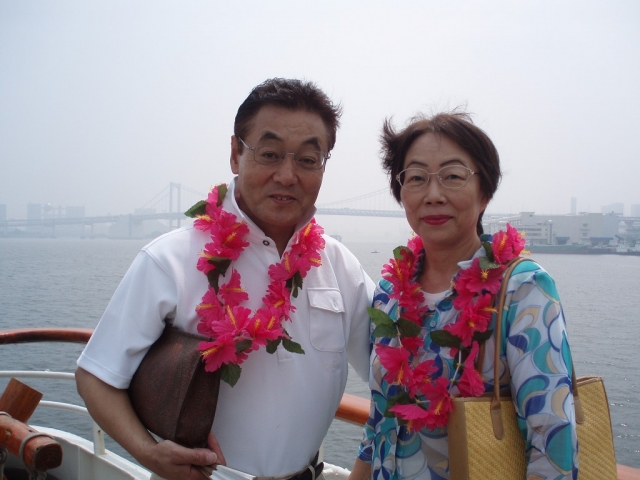 仲睦まじいご夫婦も
<BR>大勢乗船