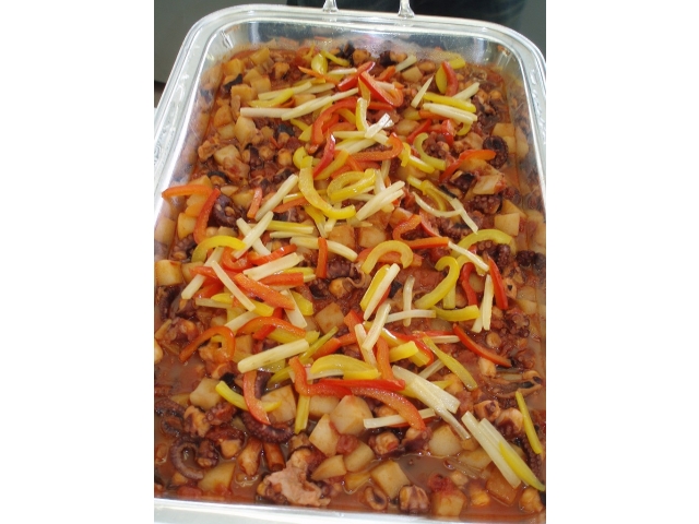 タコとポテトのトマト煮