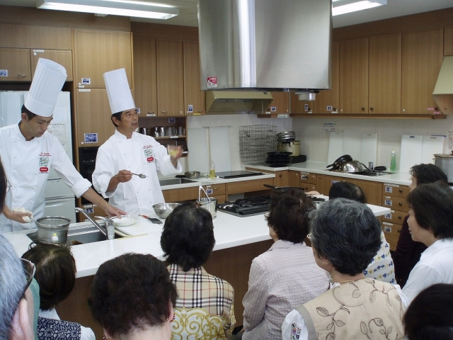 鶴岡征夫支部長による講習会