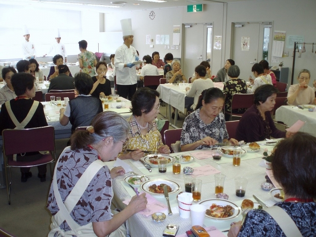 曽根田和生氏による料理説明
