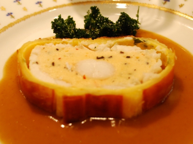 スズキのパイ包み焼き　
<BR>アルベールソース