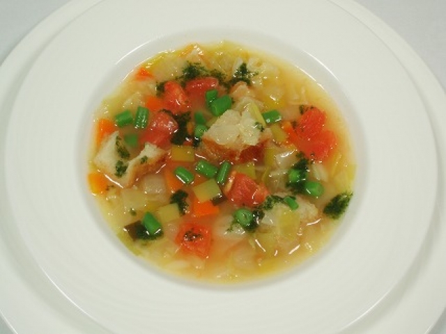 ホテル日航東京による、野菜たっぷり南仏スープ