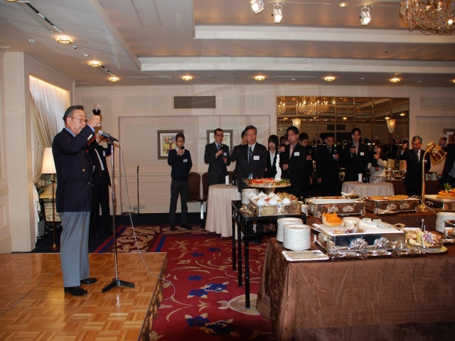 松隈良祐参与による「乾杯！」