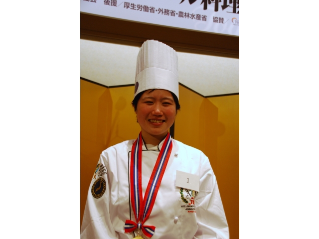 総合優勝の末永佳珠美さん
