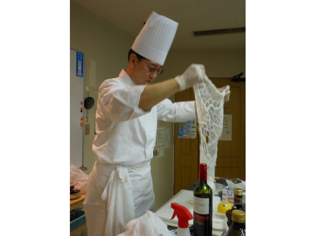 クレピン（網脂）を広げる