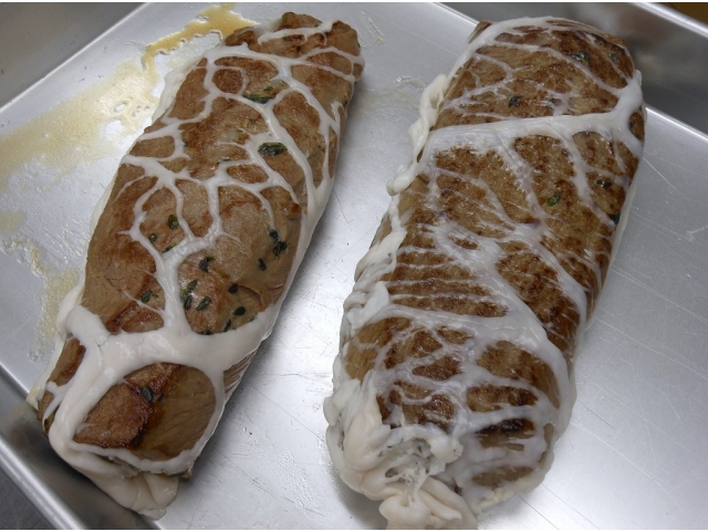 クレピンに包まれた仔羊肉