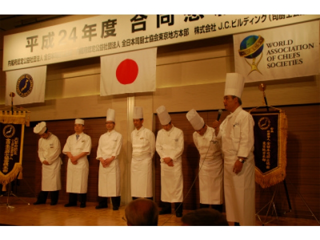 井田総料理長よりスタッフ紹介