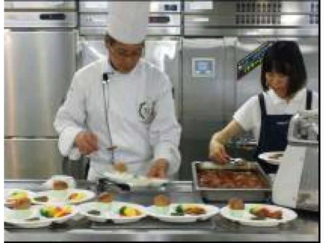 試食盛り付け