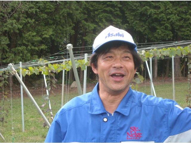 ぶどう作りに没頭して２０年の宮川さん。「わが社のフラッグシップを作るぞ！