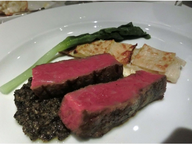 Bœuf grillé à la puree de truffe