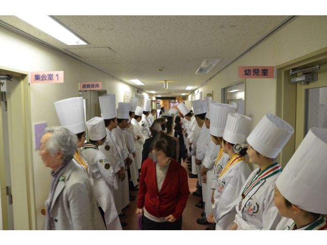 お客様入場