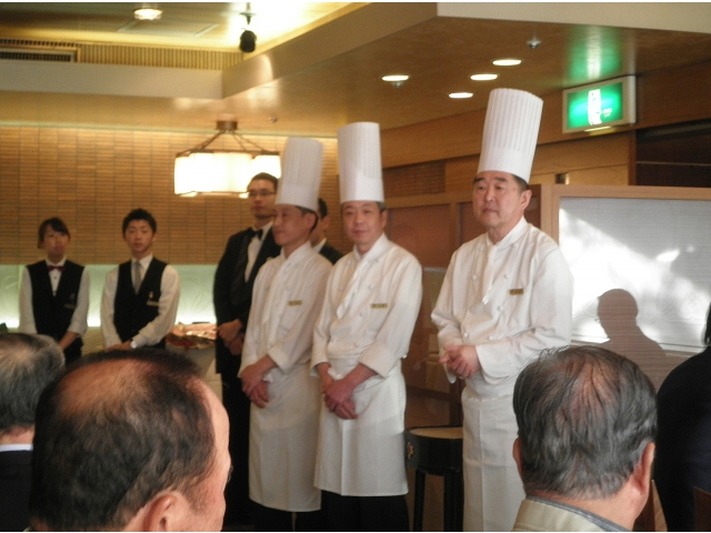 外山常務取締役
他スタッフ
