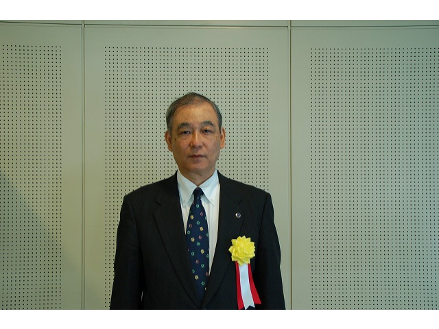 井田　仲弘氏