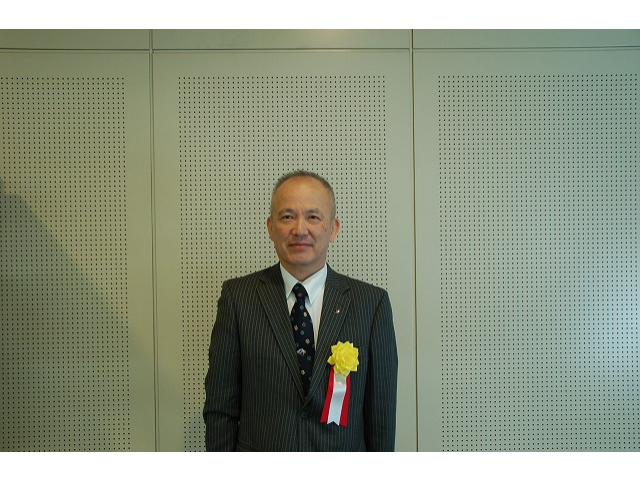 金原　松夫氏