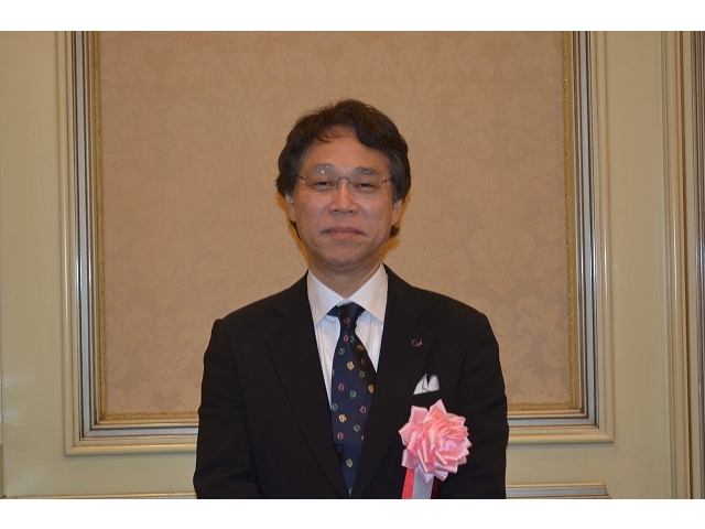片岡　護氏