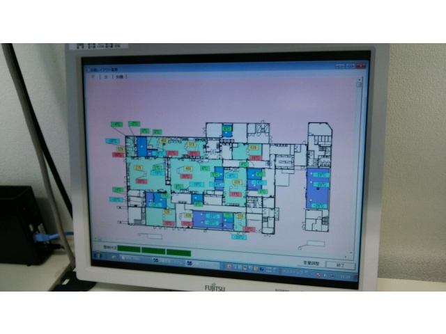 冷蔵庫と室内の温度はパソコンで管理