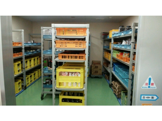 勝手に持ち出せない食品庫