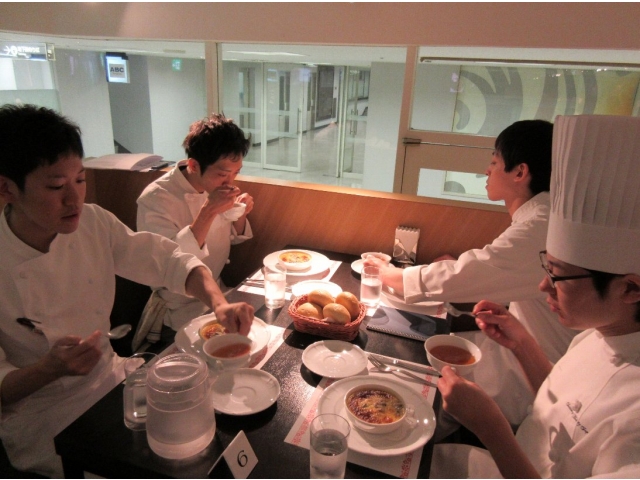試食風景１