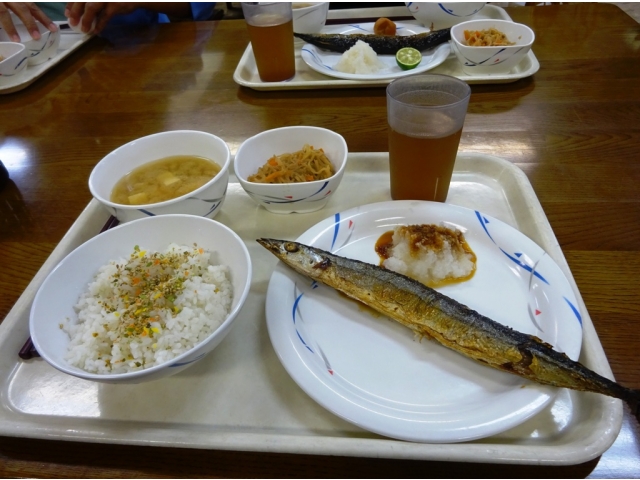 食育の日メニュー、秋刀魚の塩焼き定食