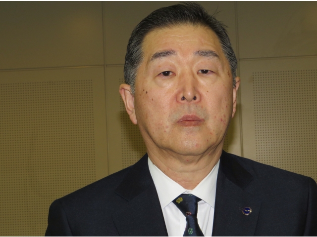 外山　勇雄氏