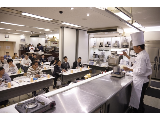 ホテルメトロポリタン 
調理部 副総料理長 西洋料理 料理長　
川田 武氏
