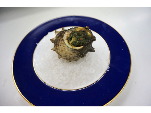 サザエとエリンギのオーブン焼き　ガーリックバターソース