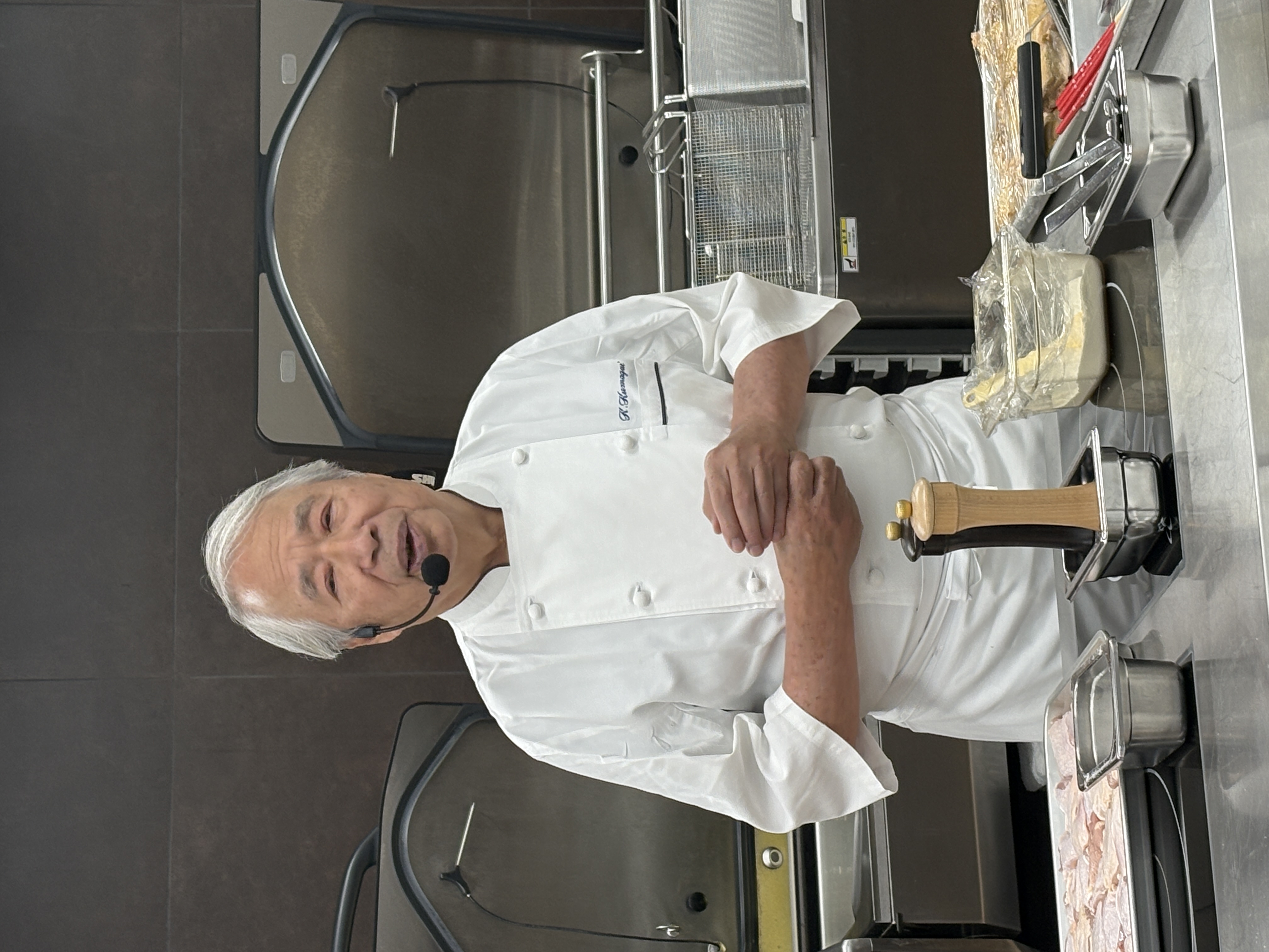 未来のヤングシェフへの料理の取り組み方などアドバイスを。