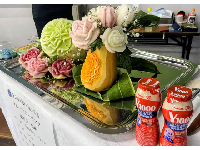 蓮 フルーツカービング·高橋 良子 先生作·ディスプレイ