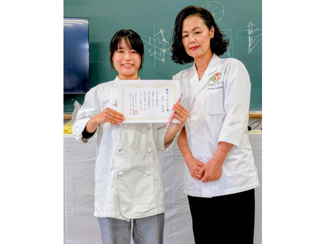 【蓮カービング賞】多摩調-３年 佐伯美柚さん　副賞-プロ用カービングナイフ