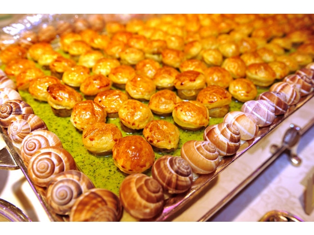 Petits Pomme de Terre Nouveau Farcie d'Escargot au Beurre d'Amands en Surprise
