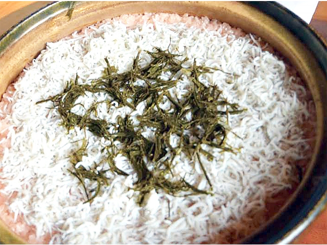 御食事白す桜御飯