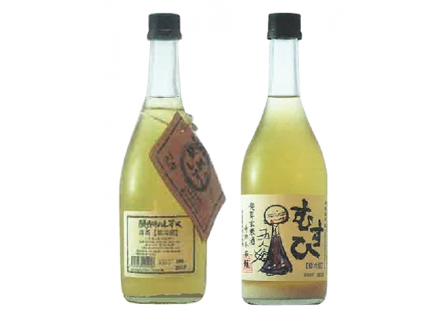 右：発芽玄米酒 むすひ左：菩提酛仕込み 醍醐のしずく