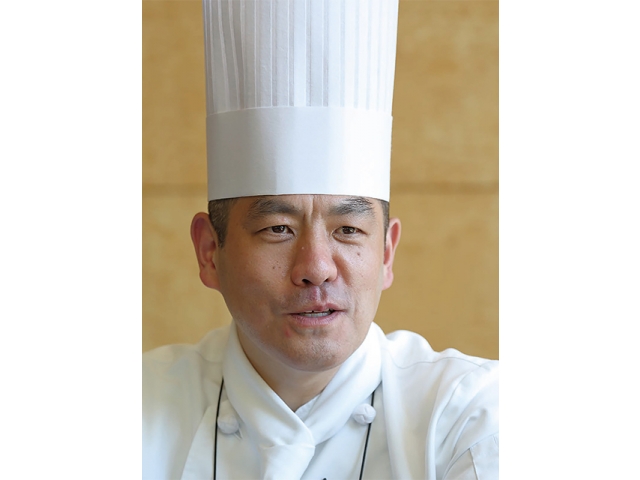 十代 雅之 総料理長
